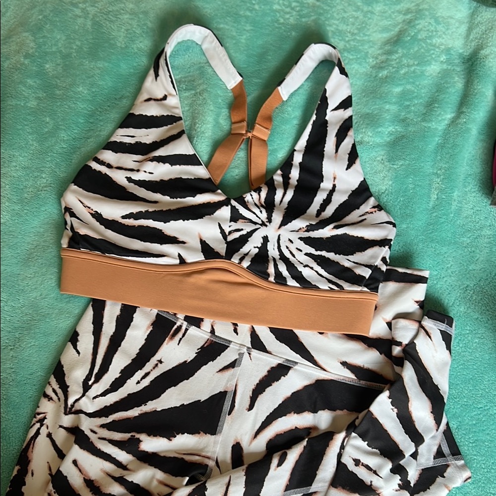 Fabletics Sports Bra and Leggings Set